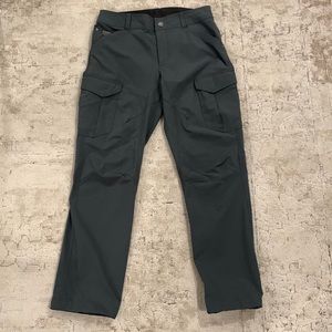 KUHL men’s tapered kargo pants
